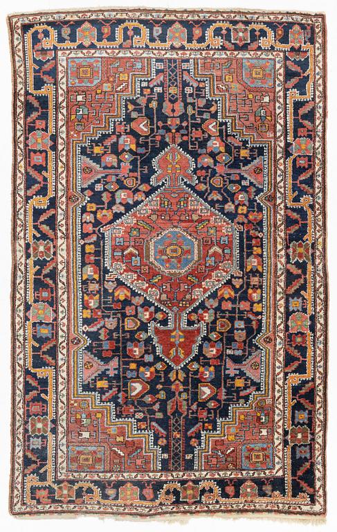 A rug, Chahar Mahal/Bakhtiari, ca 225 x 141 cm.