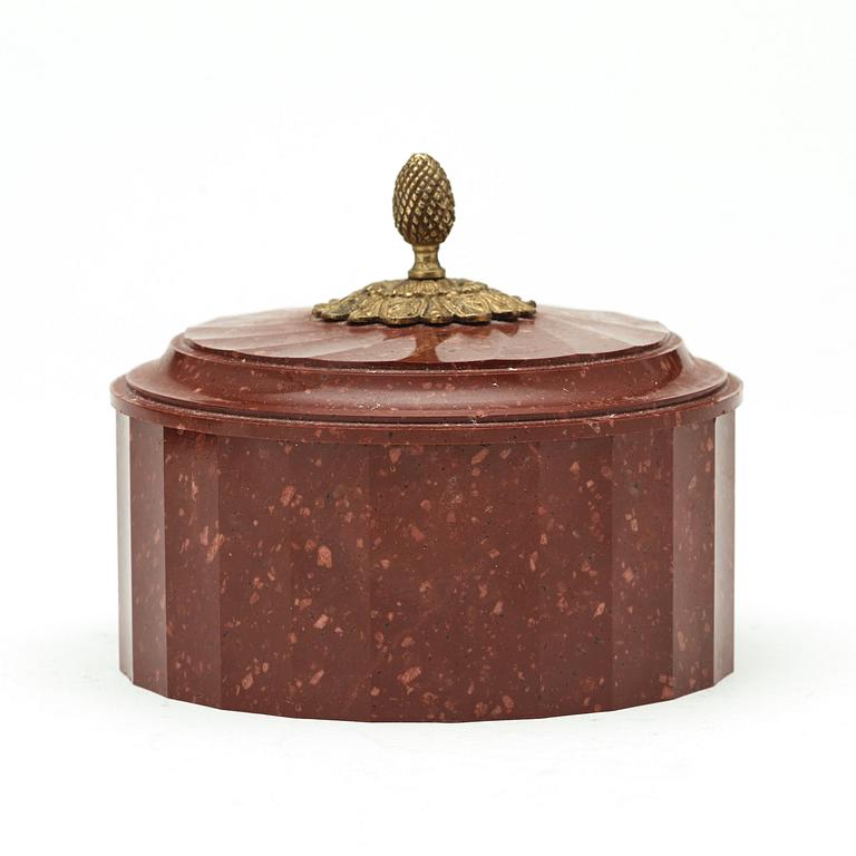 A SWEDISH EMPIRE 19TH CENTURY PORPHYRY BUTTER BOX.