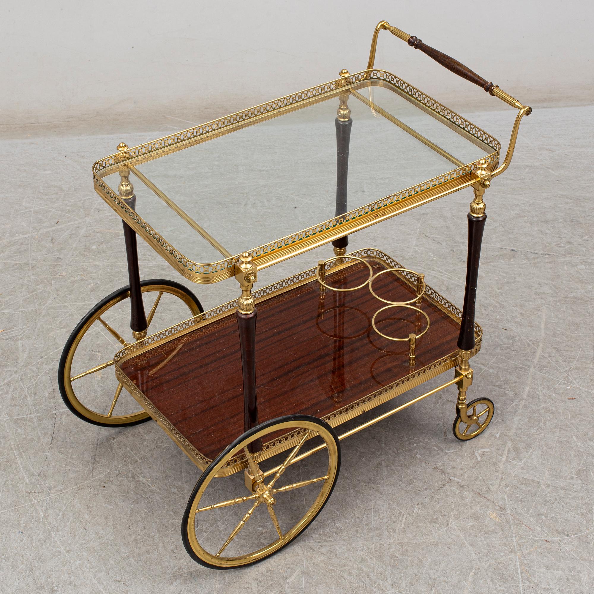 SERVERINGSVAGN, 1900-talets andra hälft.