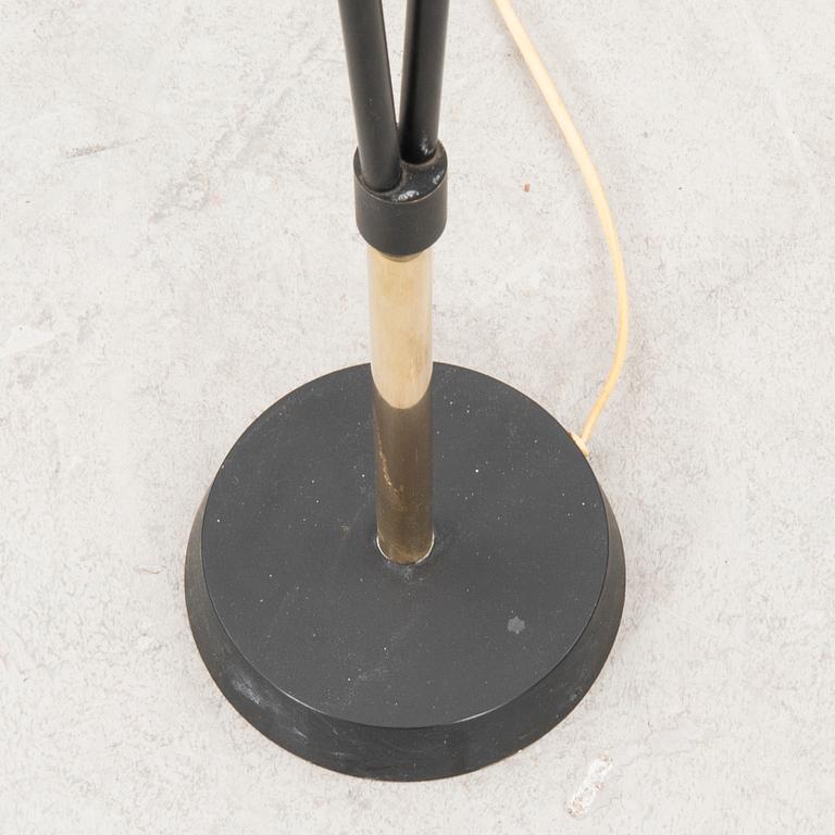 A mid 1900s floor lamp.