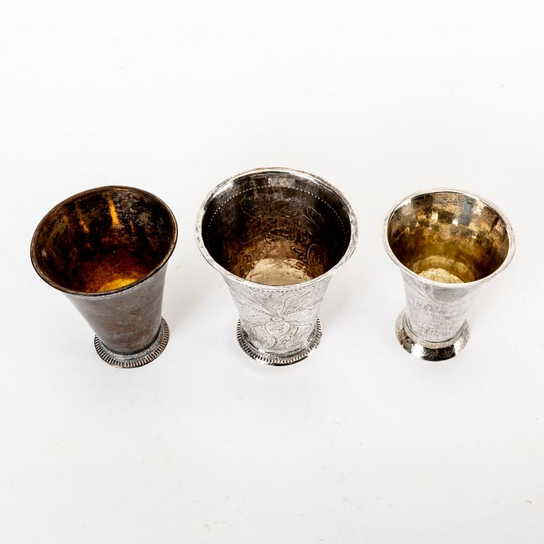 A Swedish 18th/19th century set of three silver beakers, weight 252 grams.