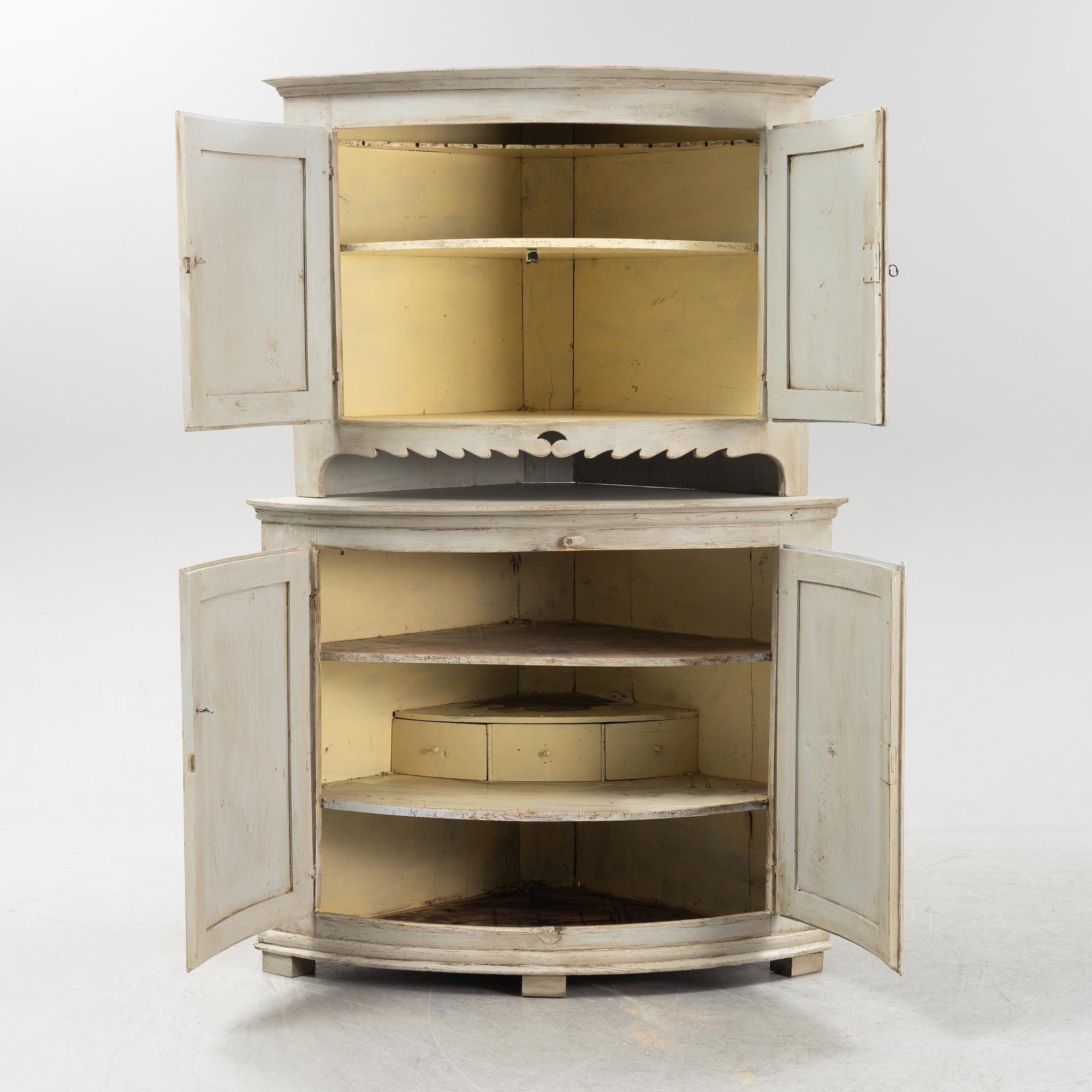 Hörnskåp, 1800-tal.