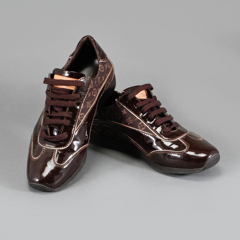 SKOR, Louis Vuitton.