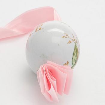 A Russian porcelain Easter egg from around the turn of the 20th Century.