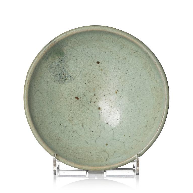 A pale green jun glazed bowl, Jin/Yuan dynasty.