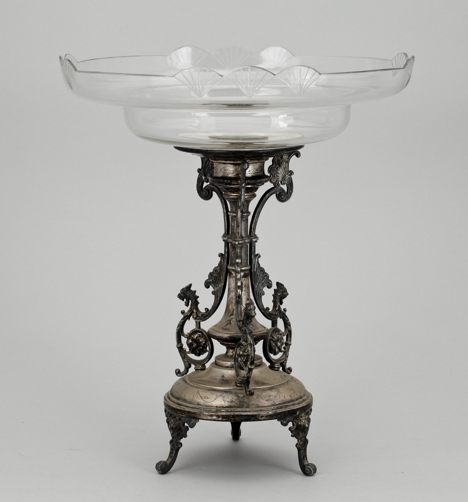 SKÅL PÅ FOT, nysilver och glas, 1800-talets slut.