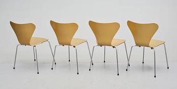 STOLAR, 4 st, "Sjuan", Arne Jacobsen för Fritz Hansen, Danmark. 1970-tal.