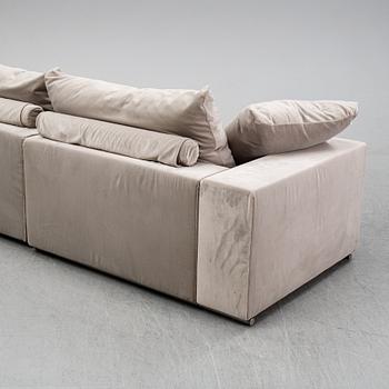 A six-piece modular sofa 'Groundpiece', Flexform, Italy.