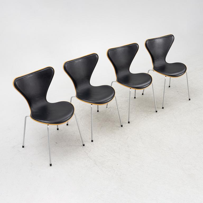 Arne Jacobsen, stolar, 4 st, "Sjuan", Fritz Hansen, Danmark, 2001.