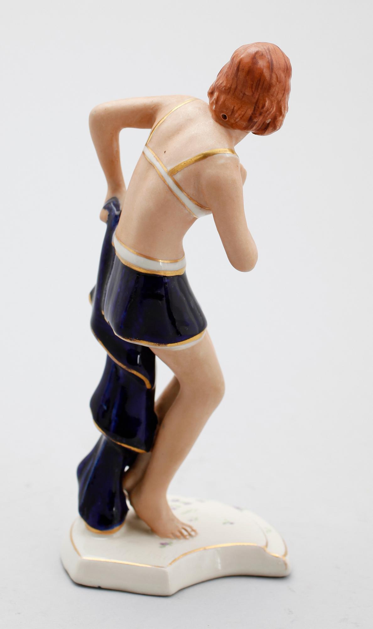 FIGURIN, porslin, Strobach, Royal Dux, äldre tillverkning.