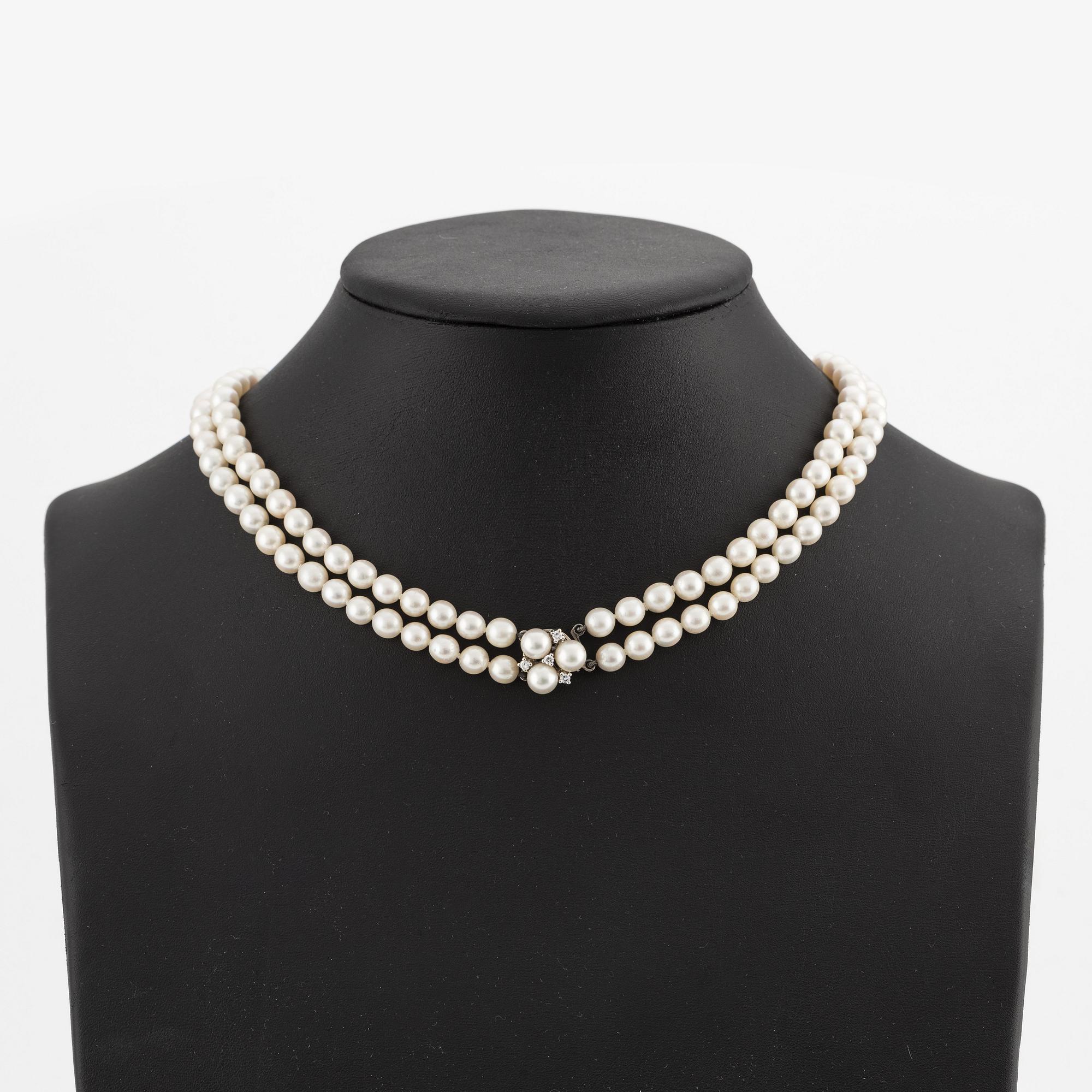 Pärlcollier, tvåradig, med odlade pärlor.