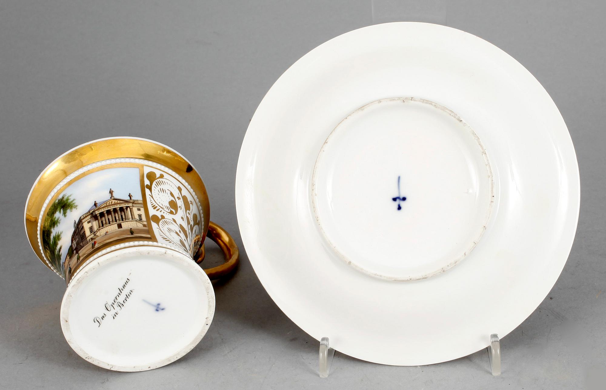 PRAKTKOPP MED FAT, porslin, empire, Berlin 1800-talets första hälft.