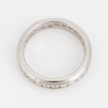 TIFFANY Lucida diamond eternity band ring, platinum.