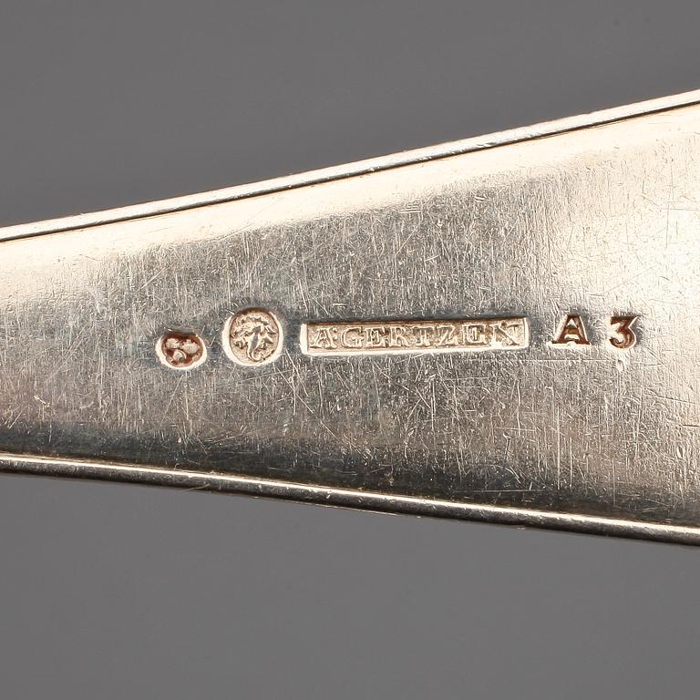 RAGUSKEDAR, ett par, silver, Abraham Gertzen, Landskrona 1807. Vikt ca 265g.
