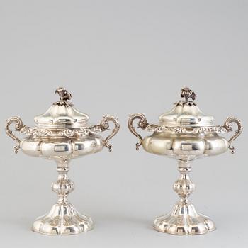 A pair of silver bonbonieres, Lars Larsson, Gothenburg, 1853.