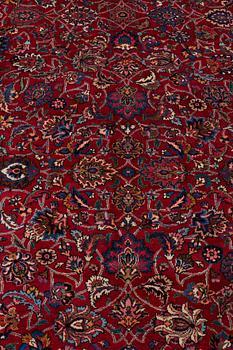 A CARPET, semi-antique Mashad so called Saber, ca 475 x 349 cm (including the flat weave).