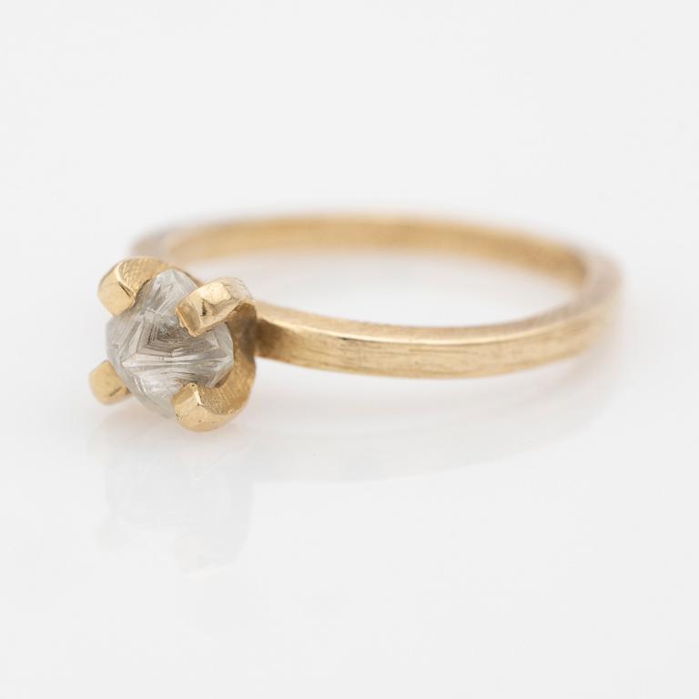 Ring, 14k gold with uncut diamond.
