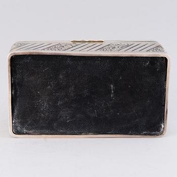 A silver cigar box, mark of A. & J. Zimmerman, Birmingham 1897.