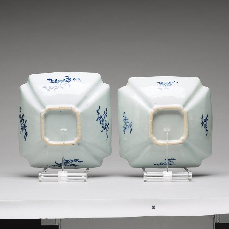 A pair of blue and white salad bowls, Qing dynasty, Qianlong (1736-95).