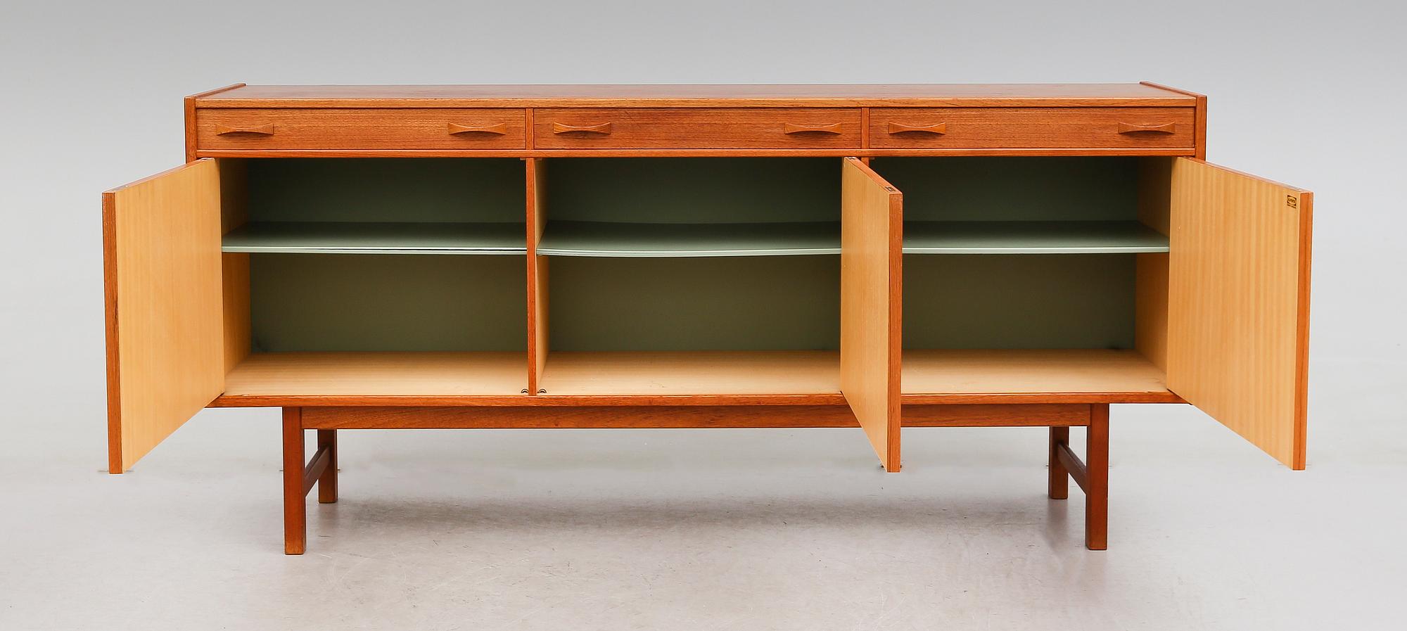 SIDEBOARD, 1900-talets andra hälft.