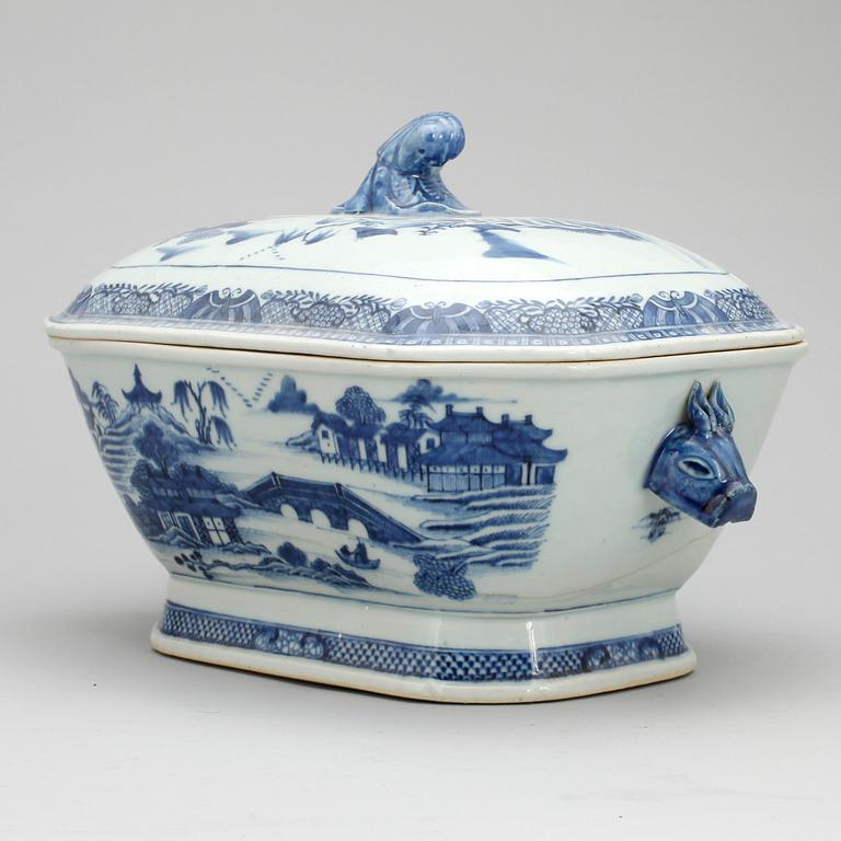 TERRIN, porslin, Kina, Qing dynastin, Qinalong, 1700-tal.