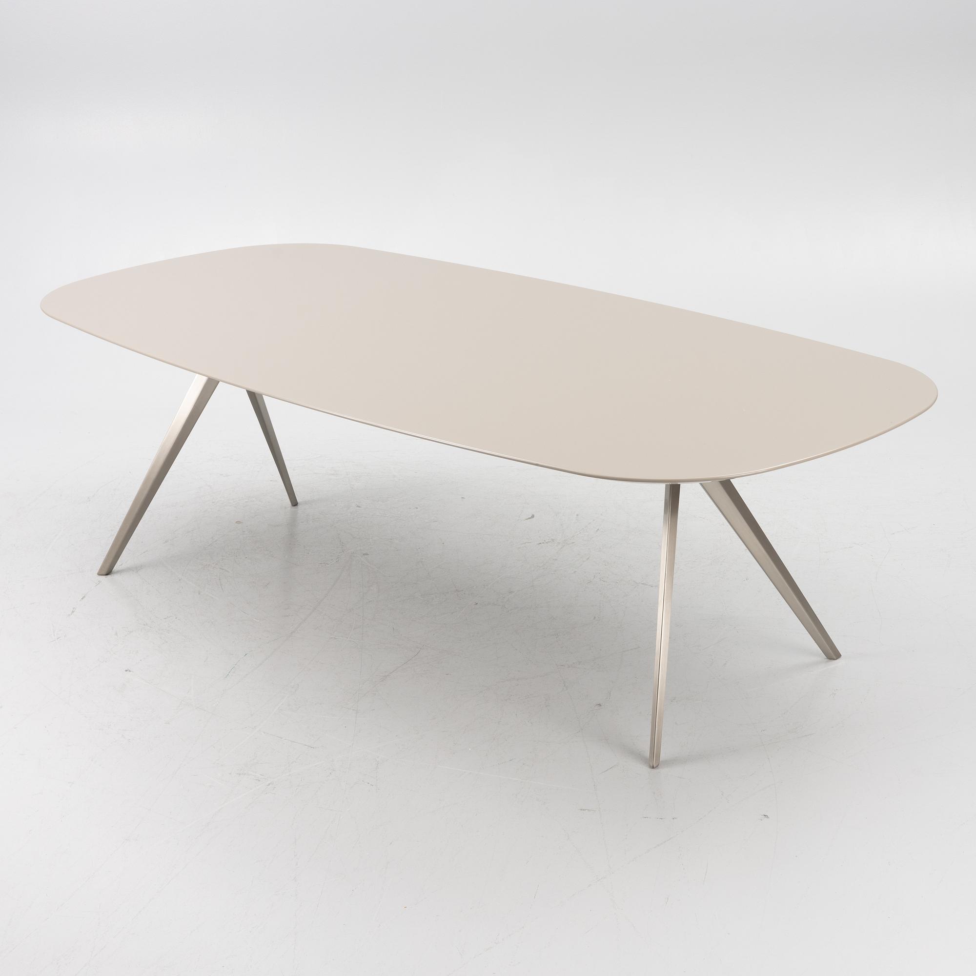 Antonio Citterio, dining table "Zefiro", Flexform, Italy, contemporary.