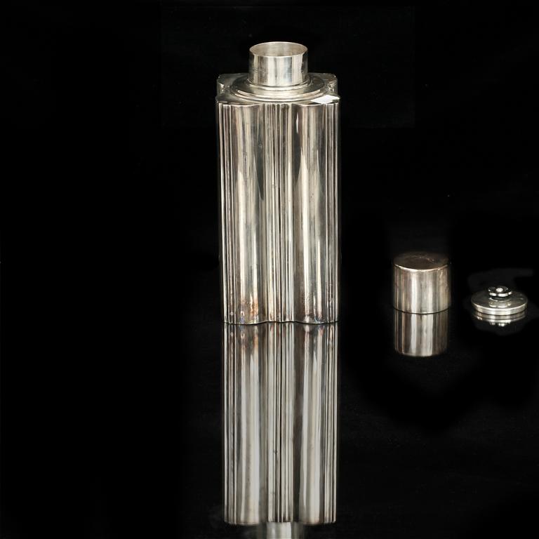 SHAKER, silver, C G Hallberg, Stockholm 1949. Vikt c:a 680 g.