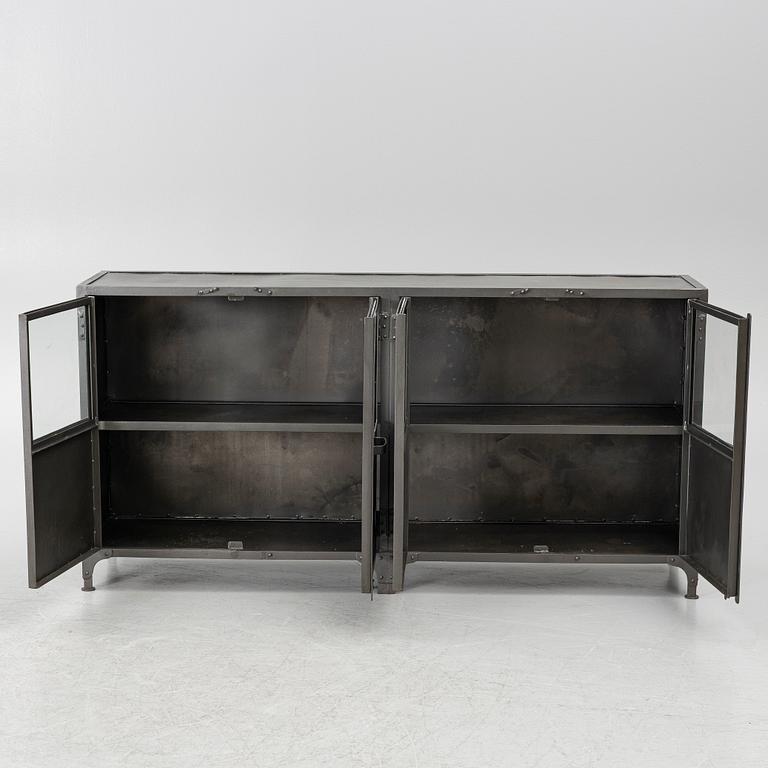 Sideboard, Manzana.