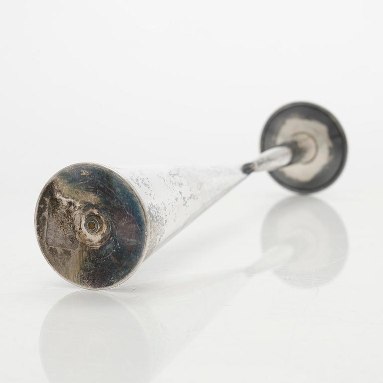 Tapio Wirkkala, kynttilänjalka, hopeaa, TW 189, Kultakeskus 1962.