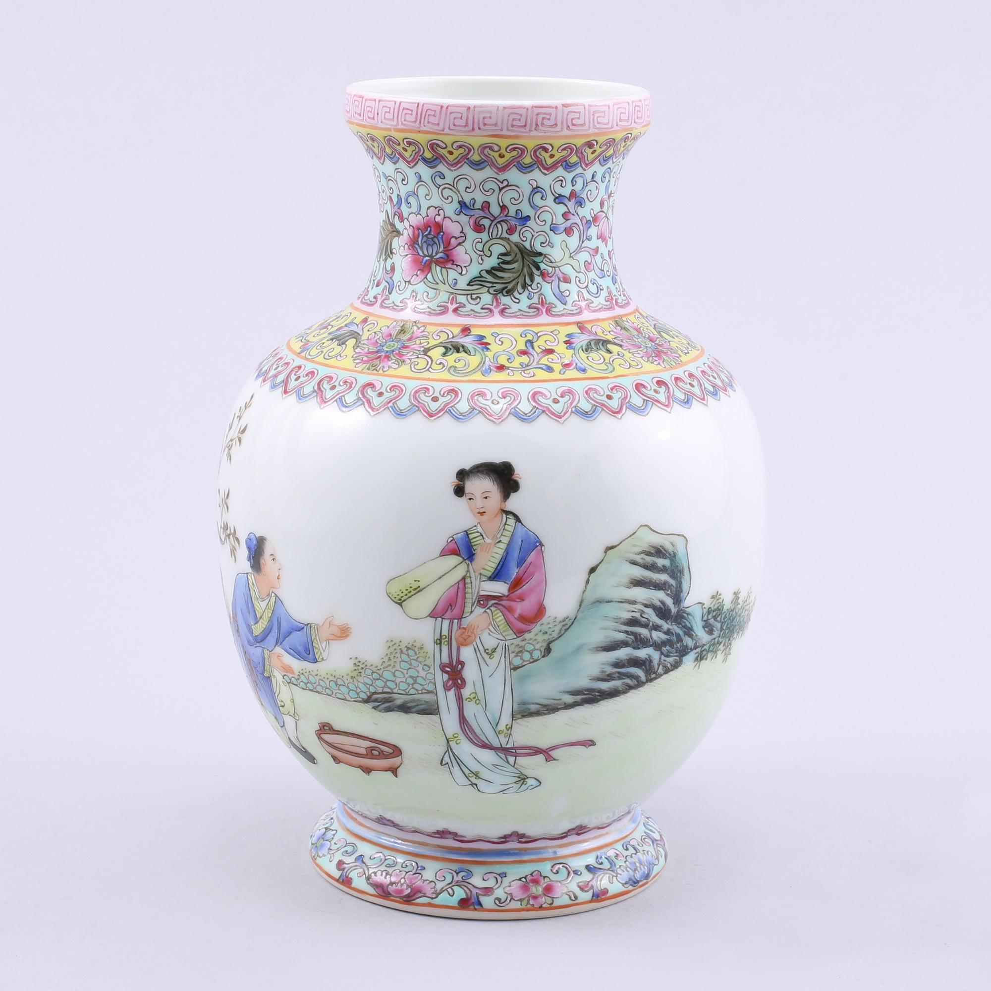 VAS, porslin, Kina, 1900-tal.