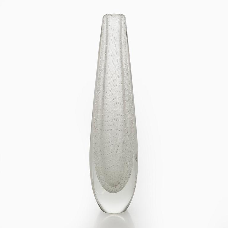 Gunnel Nyman, vas, modell "GN 31", signerad G. Nyman Nuutajärvi Notsjö. Formgiven 1947.