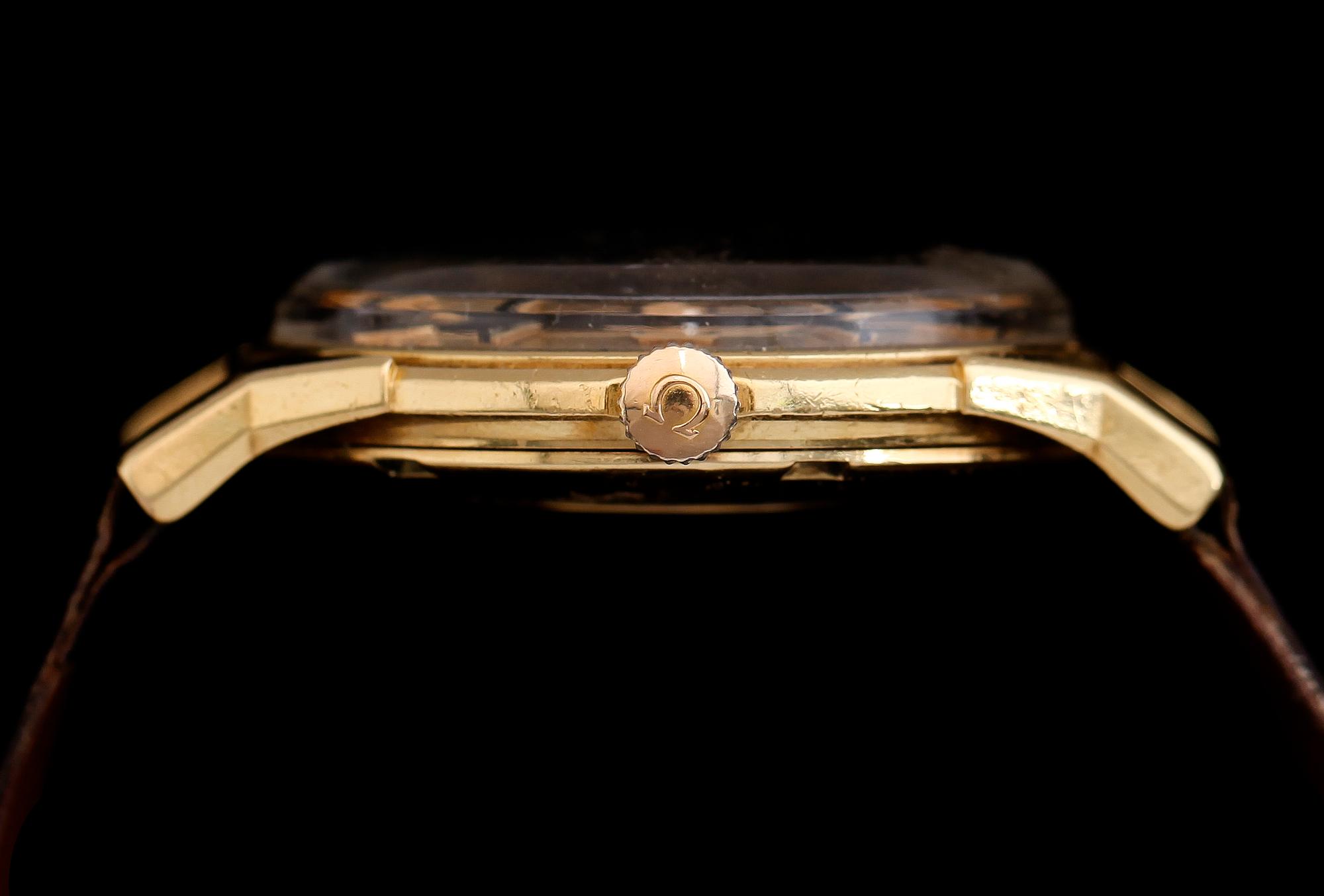 ARMBANDSUR, 18 K guld, Omega, Automatic Chronometer, Constellation.