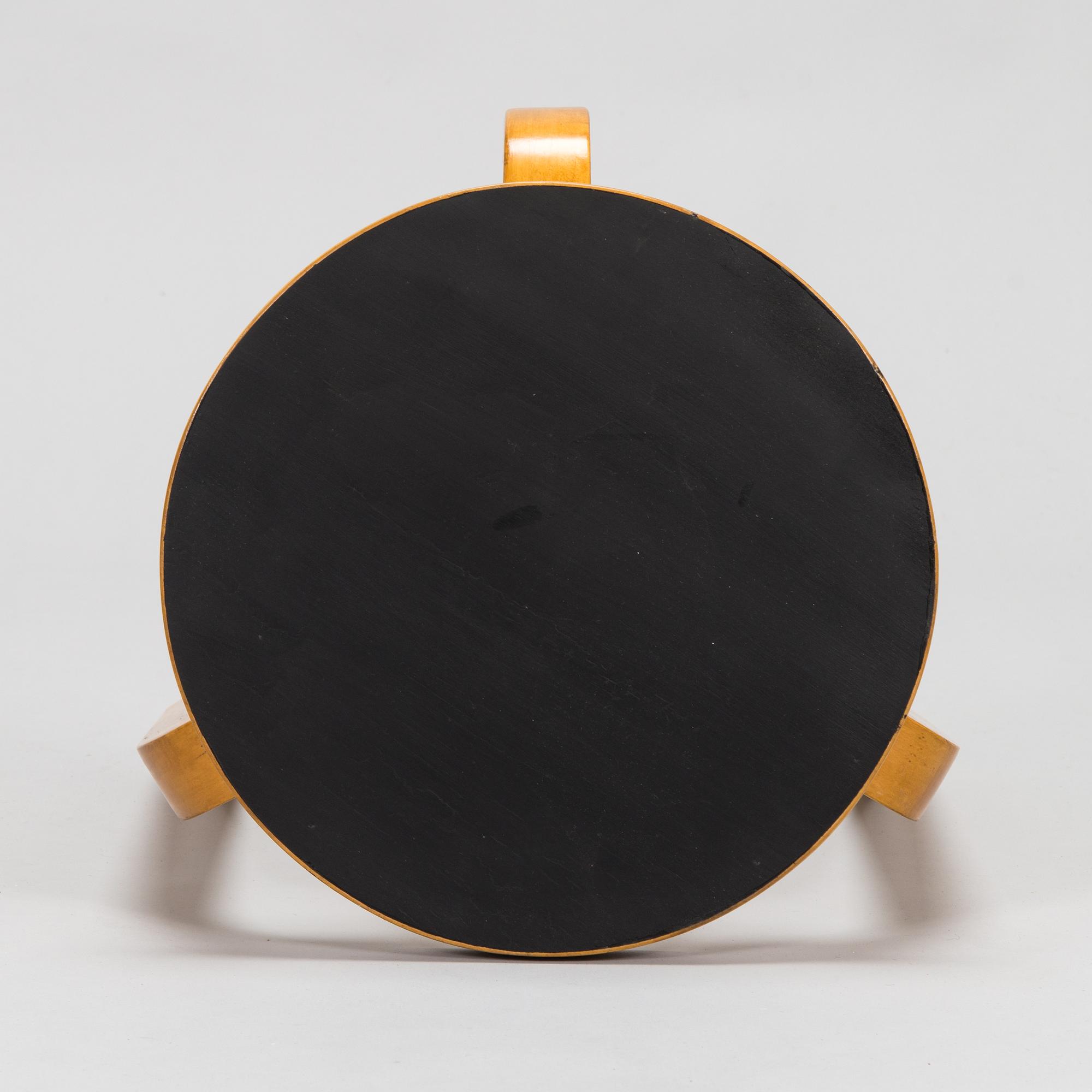 Alvar Aalto, amid 20th century 'K81' desk and '60' stool for O.Y. Huonekalu-ja Rakennustyötehdas A.B.