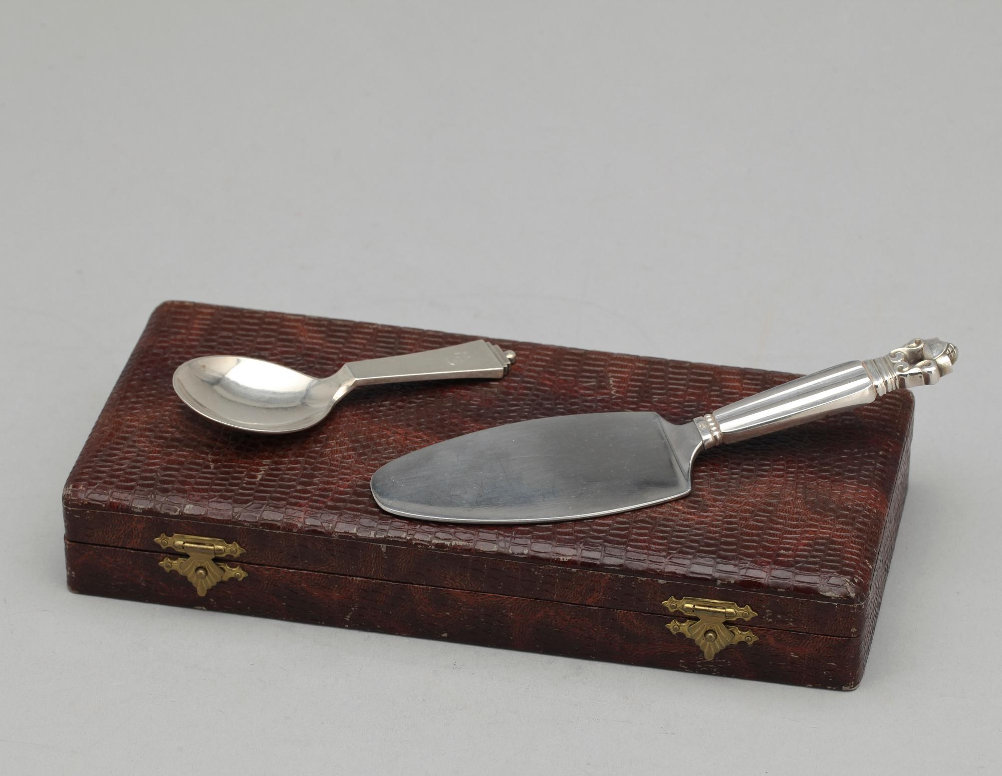 DIVERSE BESTICK, 6 st, sterlingsilver, Georg Jensen, tidigt 1900-tal respektive 1930-tal. Vikt ca 227 gram.