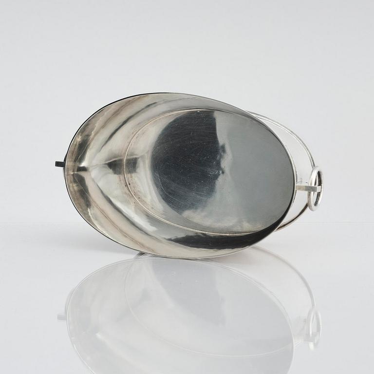 Gunnar Cyrén, a sterling silver bowl with handles, Gävle 1989.