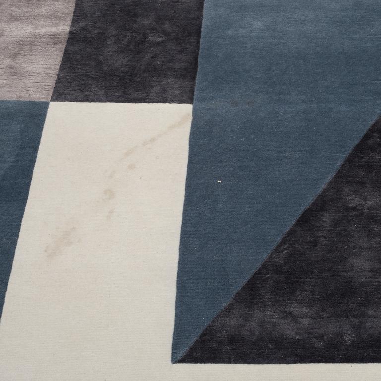 MATTO, "Trisquare, Blue", Indien, ca 298 x 200,5 cm, Linie Design, Hanne Kortegaard.