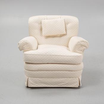 Josef Frank, an armchair, model 568, Firma Svenskt Tenn.