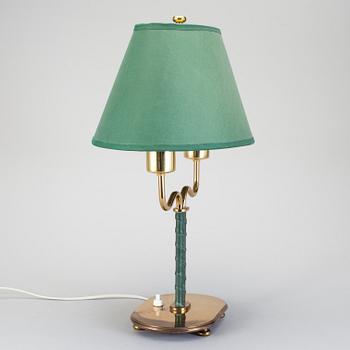 JOSEF FRANK, bordslampa, Firma Svenskt Tenn. Modell 2388.