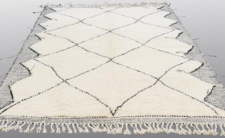 MATTA, Marocko, ca 305 x 220 cm.