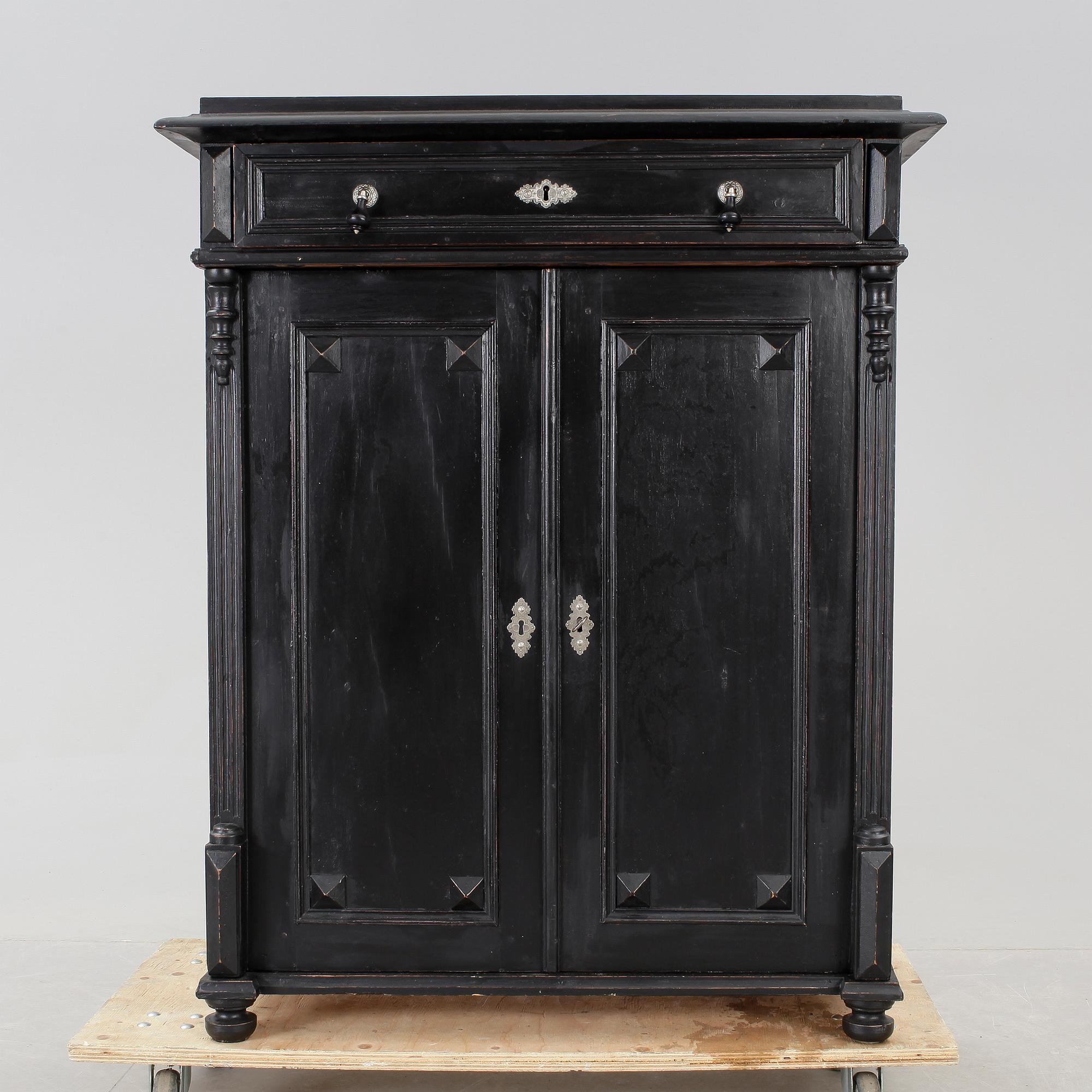 SKÄNK, nyrenässans, 1800-talets senare hälft.