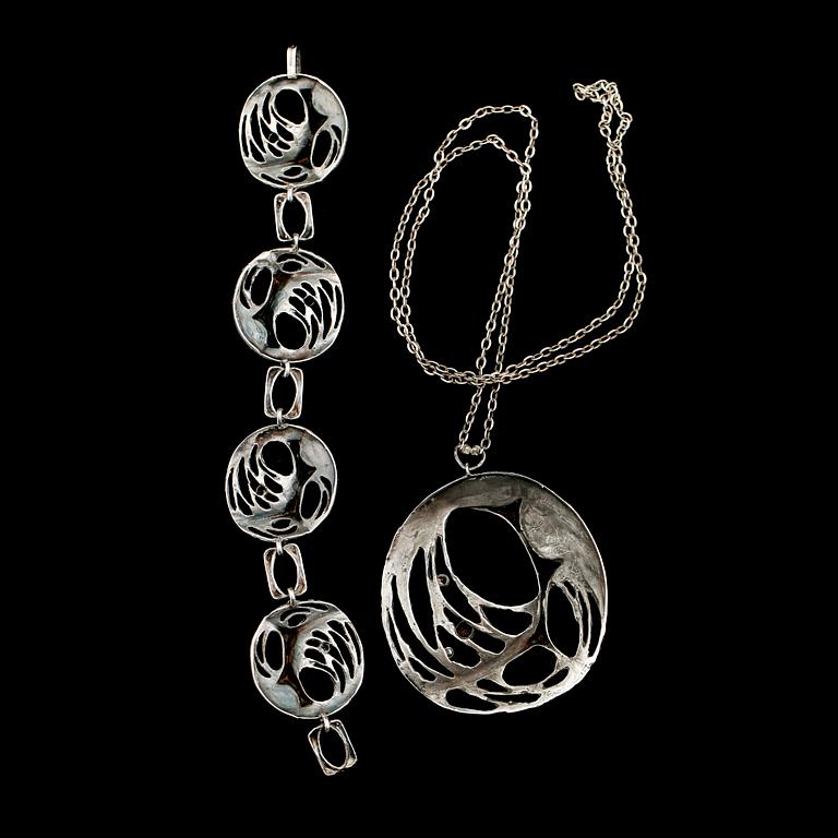ARMBAND OCH COLLIER, sterlingsilver, Karl Laine, Finland.