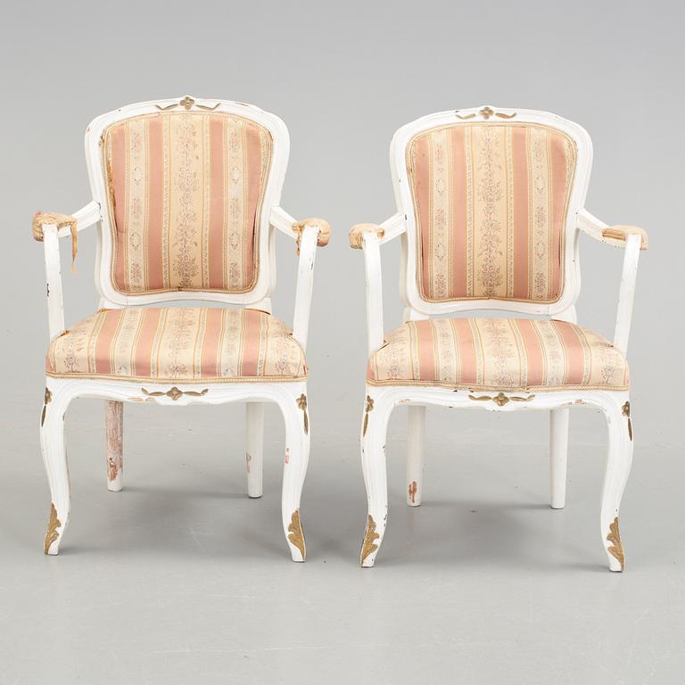 KARMSTOLAR, ett par, rokokostil, 1800-tal.