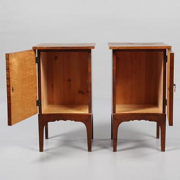 POTTSKÅP, ett par, 1930-tal.