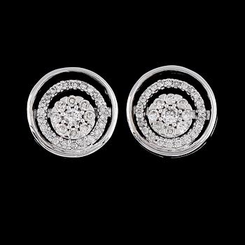 ÖRHÄNGEN, 1 par, 18K vitguld, diamanter tot ca 0.43 ct.