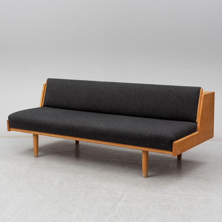 HANS J WEGNER, sofa, 'GE-258', Getama, Denmark. Mid 20th century.