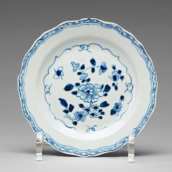 929. A set of 12 blue and white dessert dishes, Qing dynasty, Qianlong (1736-95).