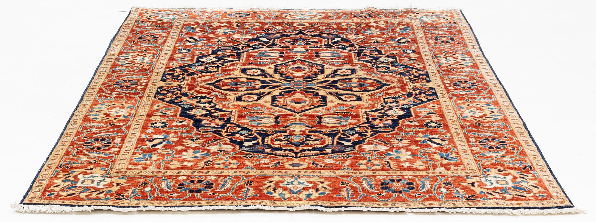 Carpet, oriental, ca 240 x 165 cm.