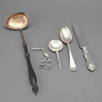 PARTI SILVER, 5 delar, bland annat en matsked av Petter Fastberg, Ystad 1802. Vikt ca 300 gram.