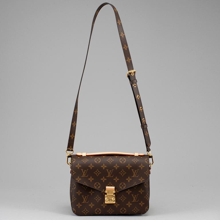 LOUIS VUITTON, a 'Pochette Metis' monogram canvas handbag.