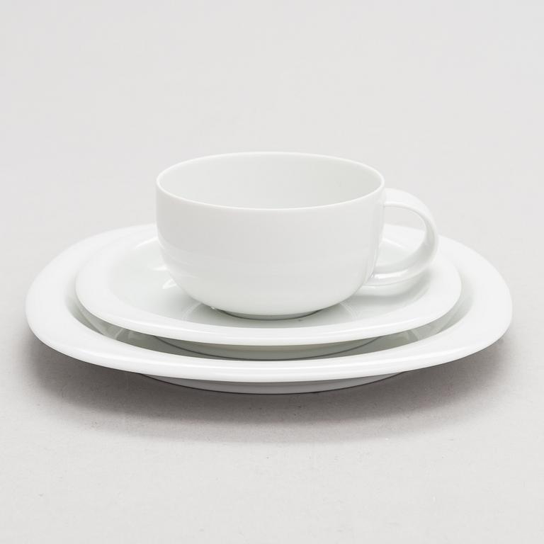Timo Sarpaneva, A 37-piece 'Suomi' tableware set in porcelain, Rosenthal Studio-linie, 2000s. Design year 1976.